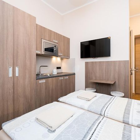 Manesova Astra Apartment Praha Eksteriør bilde