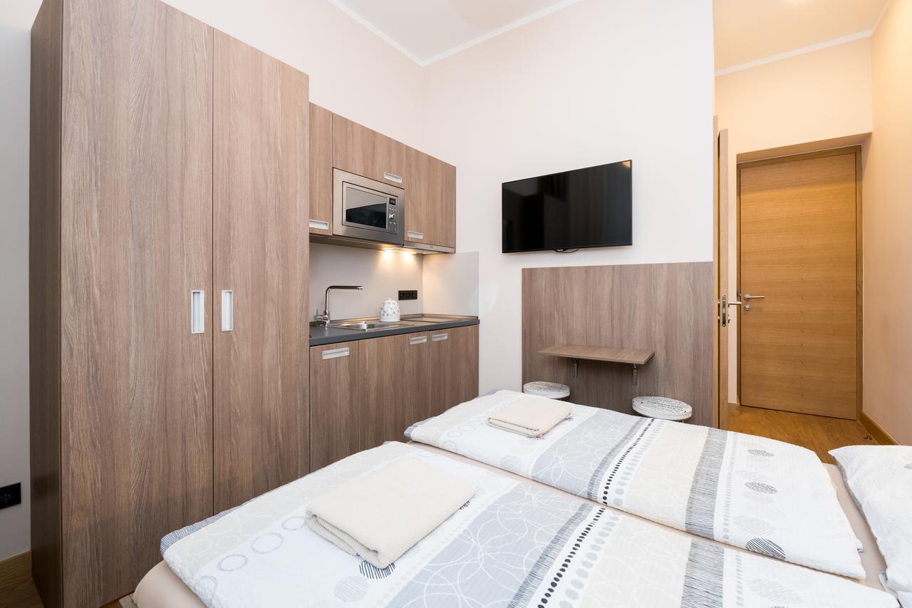 Manesova Astra Apartment Praha Eksteriør bilde